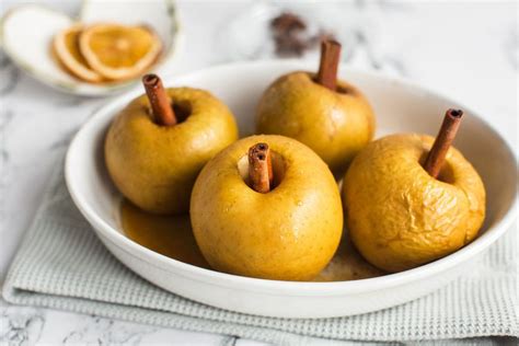 Easy Microwave Baked Apples Recipe