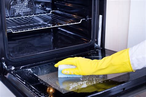 Come Pulire Il Forno Incrostato 5 Consigli Per Farlo Al Meglio La