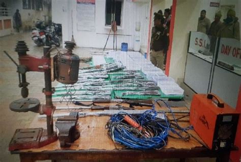 Up Election 2022 Saharanpur Police Busted An Illegal Arms Factory And