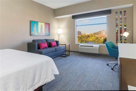 Hampton Inn & Suites Pittsburgh-Downtown in Pittsburgh: Find Hotel ...