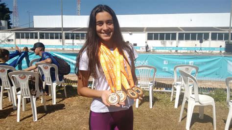 Aluna é campeã mineira de natação no JEMG Uberaba CSA Colégio Santo