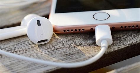 Reasons And Solutions For IPhone Not Recognizing Headphones