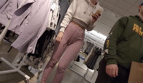 Tall Slim Chick Very Hungry Ass Not OC Spandex Leggings Yoga Pants Forum