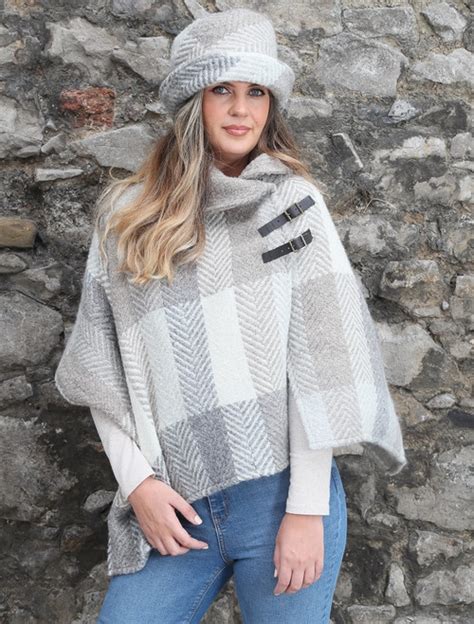 Shawl Collar Poncho - Black & White | Branigan Weavers