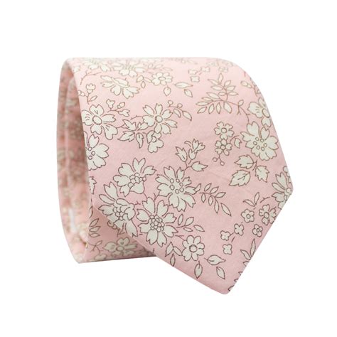 Cravate Rose Liberty Capel Cousu En France Gentille Alouette