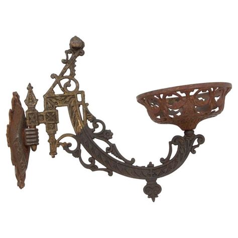 Eastlake Cast Iron Oil Lamp Holder With Mounting Bracket Oil Lamp