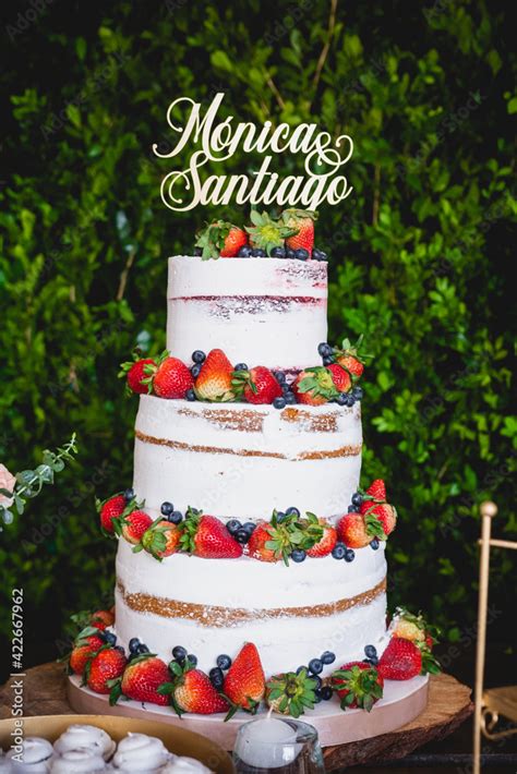 Torta Desnuda Naked Cake Para Bodas Stock Photo Adobe Stock