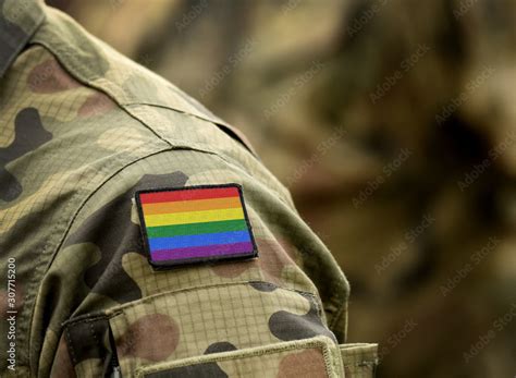 Foto De Rainbow Flag Lgbt Movement On Military Uniform Integration