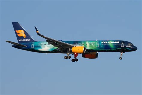 Icelandair Follows The Crowd With Its New Livery