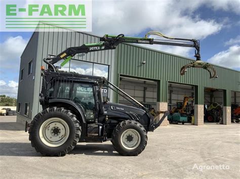 VALTRA T152 With Botex Roof Mounted Forestry Crane Tractor St15858