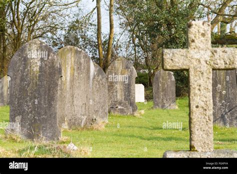 Mehrere Grabsteine Fotos Und Bildmaterial In Hoher Aufl Sung Alamy