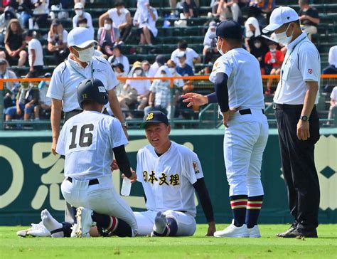 【甲子園】日本文理・玉木聖大、守備時に両足つるも治療後は気力で復帰「勝つことが目標だった」 高校野球夏の甲子園写真ニュース 日刊スポーツ