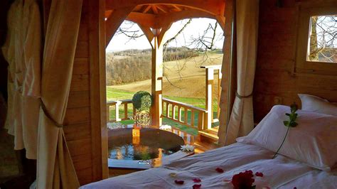 Romantic Treehouse With Hot Tub Wowow Home Magazine