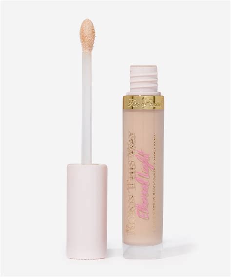 Too Faced Born This Way Ethereal Light Illuminating Smoothing Concealer