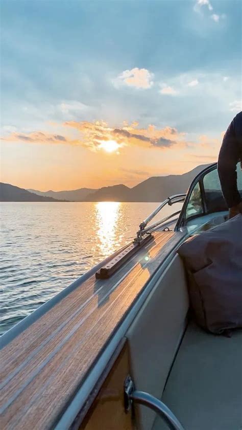 Sunset Boat Tour With Aperitif On Lake Iseo Holidoit