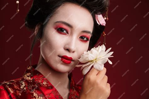 Premium Photo Image Of Beautiful Geisha Woman In Traditional Japanese