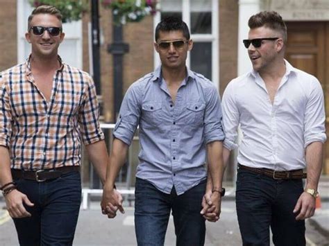 Canada Coppia Gay Divorzia Per Diventare Un Trio Gay It