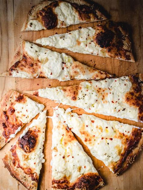 New York White Pizza The Right Way Sip And Feast White Pizza