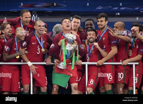 Ronaldo euro 2016 trophy hi-res stock photography and images - Alamy