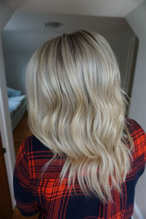 Blonde Babylight With Smudge Shadow Root Loose Waves Long Hair Styles Hair Stylist Hair Styles