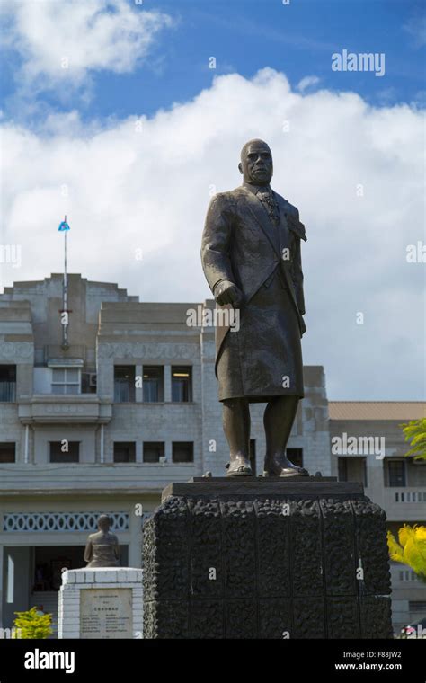 Statue ratu sir lala sukuna hi-res stock photography and images - Alamy