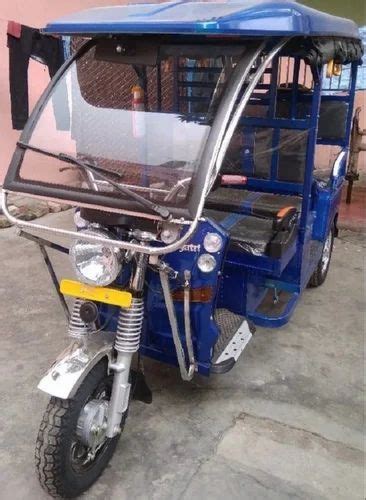 Yatri Blue Super E Rickshaw Vehicle Capacity Seater At Rs In