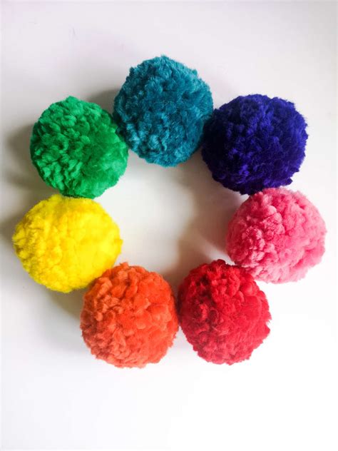 Rainbow Pom Pom Garland – Off The Wool