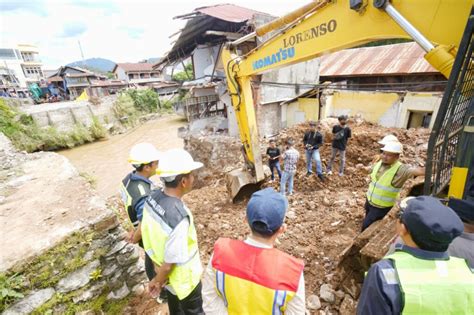 Gubernur Andi Sudirman Tinjau Lokasi Pembangunan Jembatan Sungai