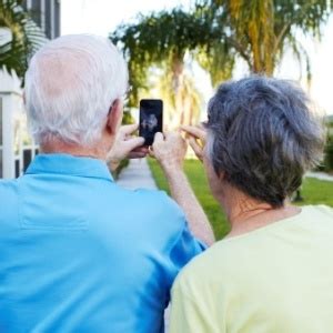 Smartphone E Videogame Entram Na Rotina Dos Residenciais Para Idosos