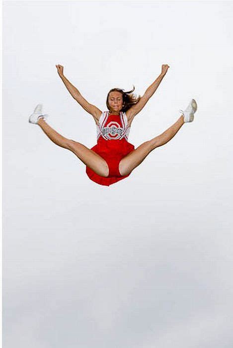 Sexy Cheerleaders High Kicking 51 Pics