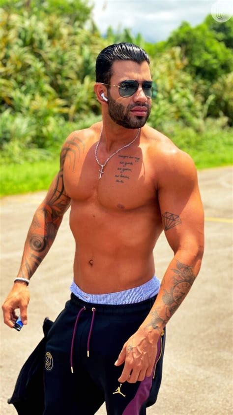 Foto Gusttavo Lima Exibe Corpo Musculoso Em Foto Purepeople