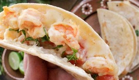 Cheesy Shrimp Gobernador Tacos With Smooth Savory Herdez® Guacamole