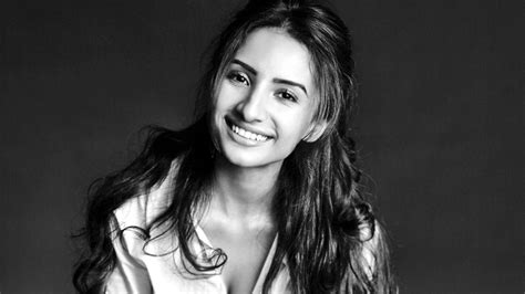 Patralekha Movies :Patralekha Biography, Husband, Family, Patralekha images