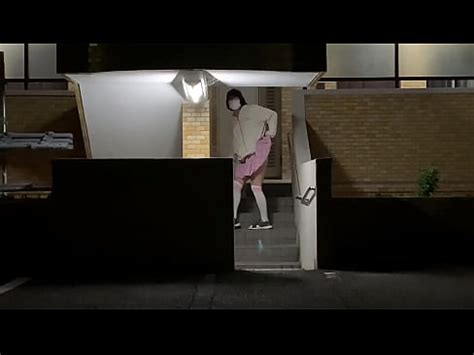 女装子まゆちゃんが深夜のどこかのマンション階段で大胆全裸露出 XVIDEOS