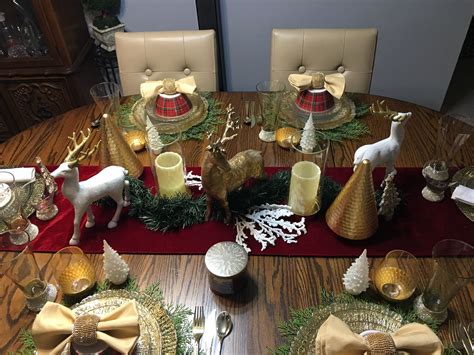 Christmas Red & Gold TableScape..... | Table decorations, Tablescapes ...