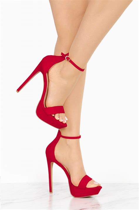 20 Tacones rojos para looks increíbles y estilosos