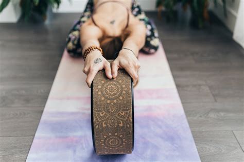 Maneras De Utilizar Una Rueda De Yoga Yogaorama