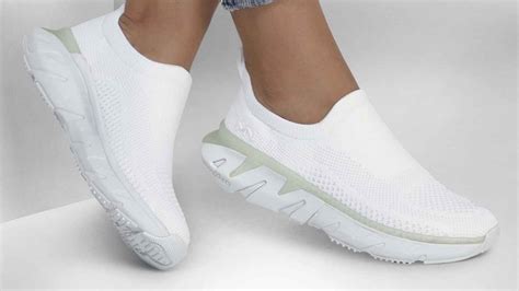 Zapatillas Blancas Y Sin Cordones Las Skechers Que Arrasan Por Su