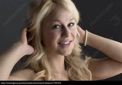 Portr T Blonde M Dchen Lizenzfreies Bild Bildagentur Panthermedia