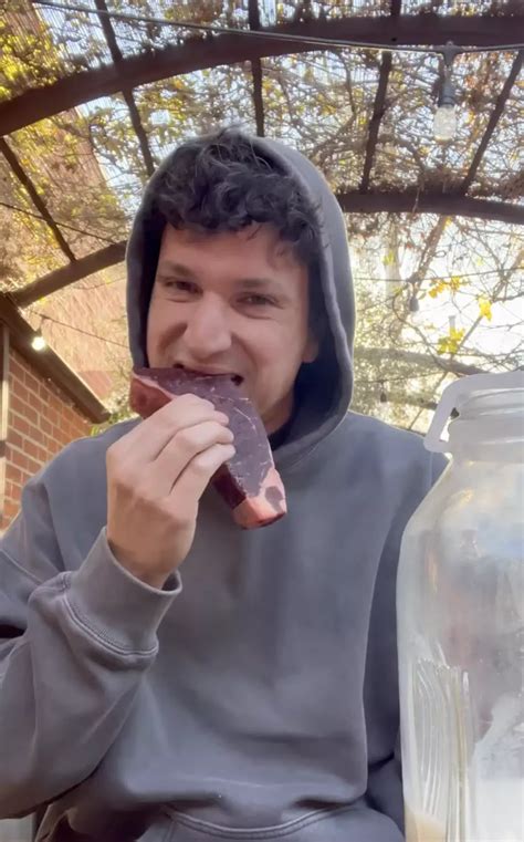 Man Starts Experiment To See How Long He Can Survive Only Eating Raw Meat News Ladbible