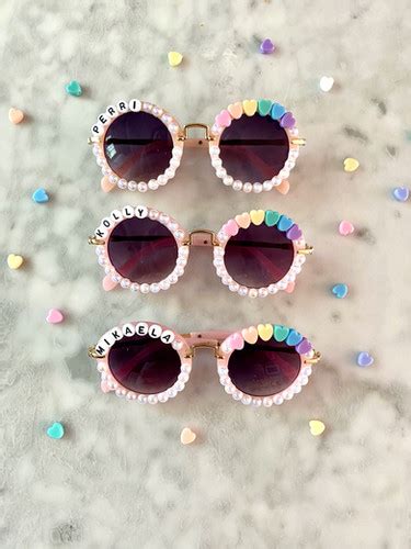 Personalized Pink Round Sunglasses With Rainbow Hearts Strandup