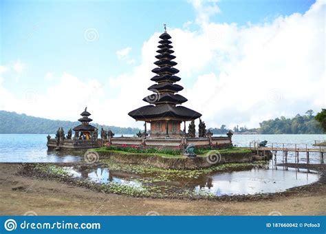 Ulun Danu Bratan Tempel Lokal Bekannt Als Pura Ulun Danu Beratan Und