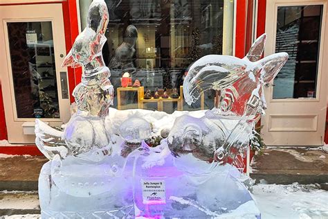 Ice-Sculptures-Quebec-Carnaval - Roguetrippers