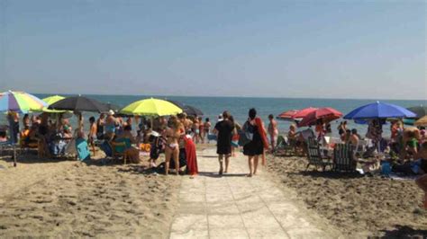 Bimbo Di Anni Morto Sulla Spiaggia A Margherita Di Savoia Stroncato