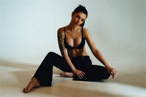 Wallpaper Women Brunette Black Bras Big Boobs Tattoo Sitting