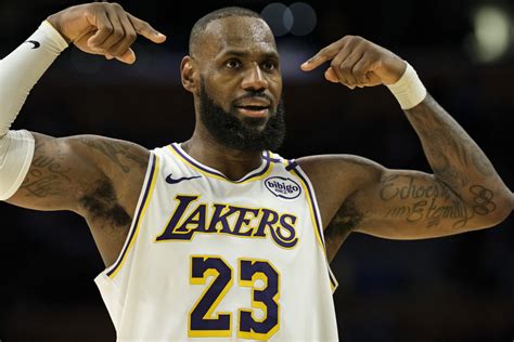 Nba Lebron James Triple Double Lifts Lakers Over Kings