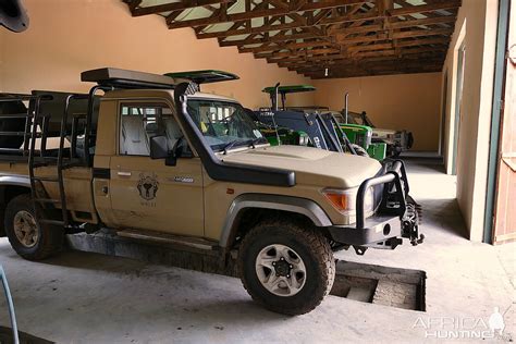 Hunting vehicles Zambia | AfricaHunting.com