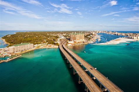 Living and Playing in Destin FL: Life on the Emerald Coast