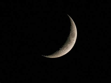 Waxing Crescent Moon Symbolism: Spiritual Meaning and Significance