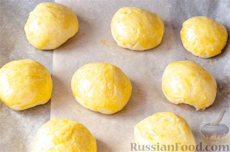 Рецепт: Шведская булочка "Семла" с миндальной начинкой и взбитыми ...